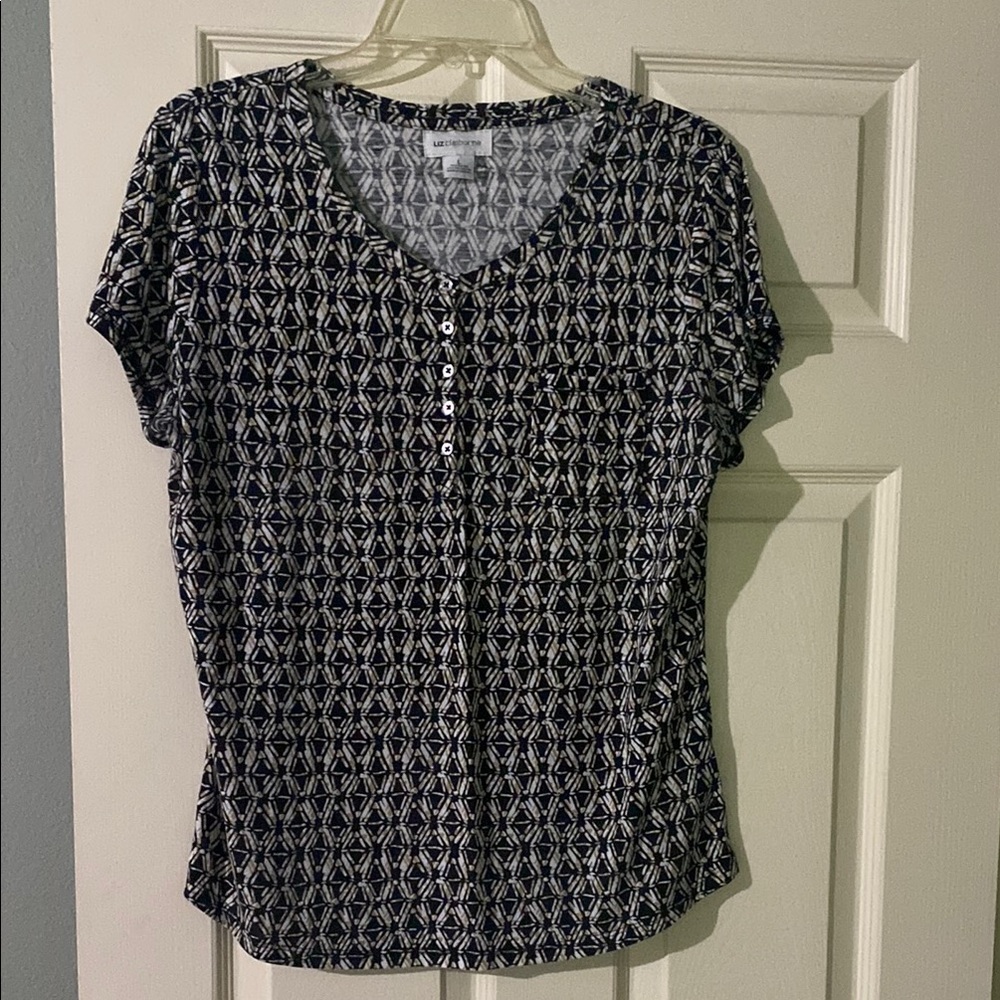 Liz Claiborne Black and White cotton top. 
Size large.